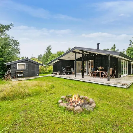 Cosy In Hilly Nature With Beautiful Views, Covered Terrace And Fire Pit In Peaceful Surroundings Close To Sletterhage Lighthouse, The