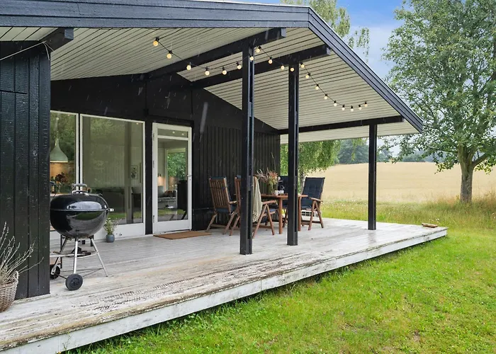 Cosy In Hilly Nature With Beautiful Views, Covered Terrace And Fire Pit In Peaceful Surroundings Close To Sletterhage Lighthouse, The Feriehus Knebel