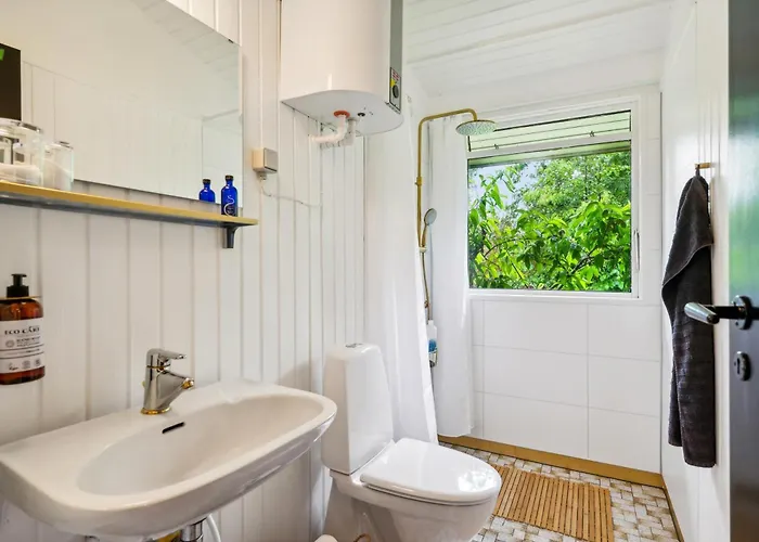 Feriehus Cosy In Hilly Nature With Beautiful Views, Covered Terrace And Fire Pit In Peaceful Surroundings Close To Sletterhage Lighthouse, The Knebel