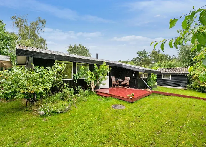 Cosy In Hilly Nature With Beautiful Views, Covered Terrace And Fire Pit In Peaceful Surroundings Close To Sletterhage Lighthouse, The * Knebel